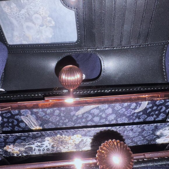 Ted Baker of London Black Patent Leather Rose Gold Kiss-Lock Wallet NWT - Picture 2 of 12